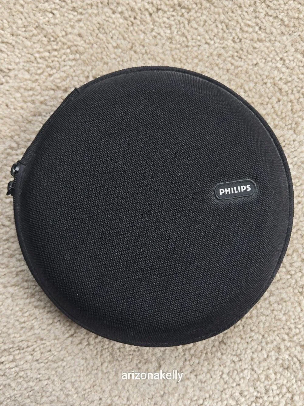 Philips Noise Canceling Headphones in Hard Case - Picture 2 of 12